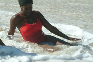wife flashing at beach. Photo #4