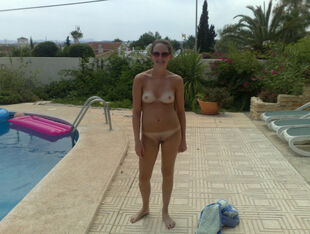 wife naked on vacation