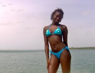 ebony slingshot bikini. Photo #4