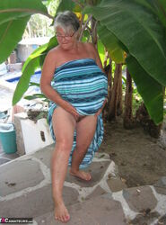 big ass old woman. Photo #4