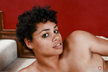 nude black amateur. Photo #4