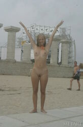 girlfriend on nude beach. Photo #1