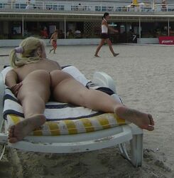 chubby nude in public. Photo #4