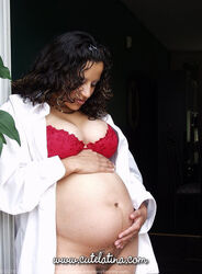 nude pregnant latina. Photo #2