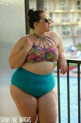 chubby girl on top. Photo #5