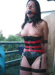 how to wear nipple clamps. Photo #7