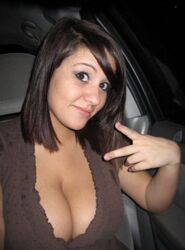 amateur cleavage. Photo #4