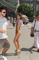teen girl naked in public. Photo #2