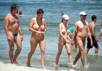 nudist family fun. Photo #2