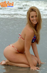 hot blonde girl in bikini. Photo #4